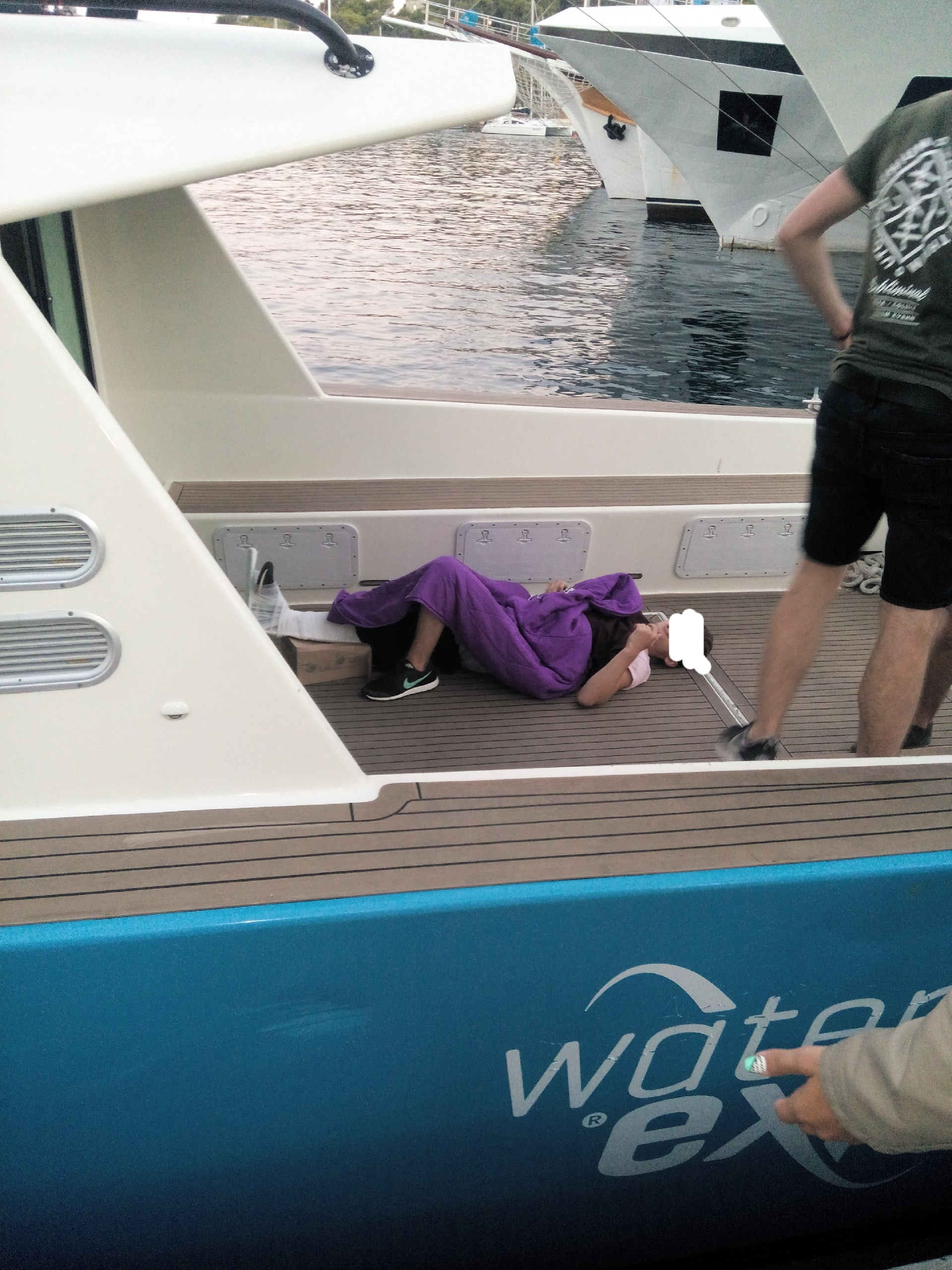 Hitna služba kao psa na rivi ostavila turista sa slomljenom nogom