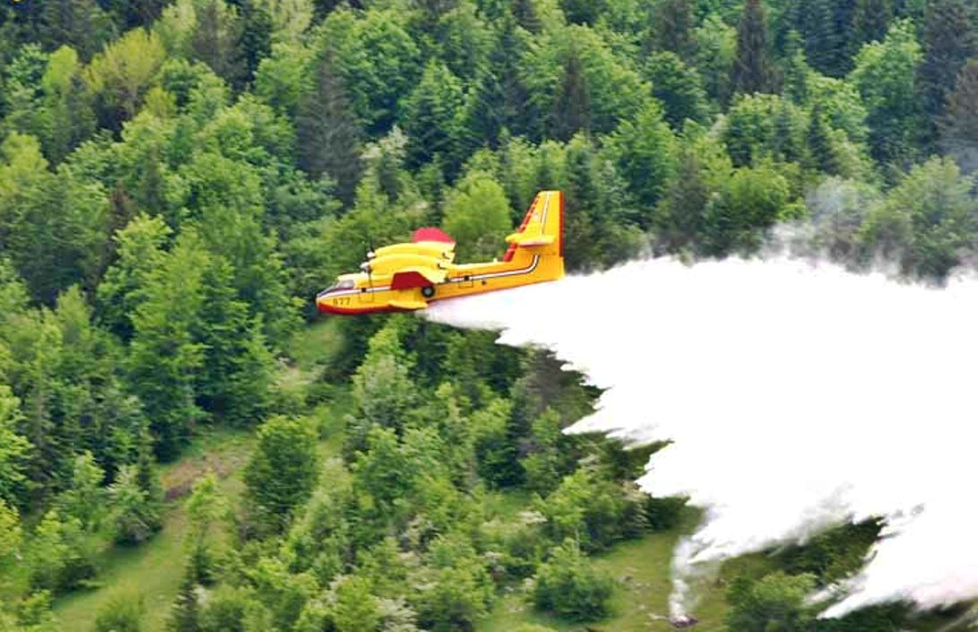 Zračne snage 580 sati (24 dana) u akcijama gašenja požara, a čini se kao da požara uopće nema