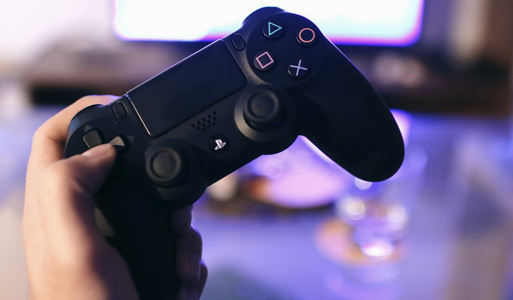 Učenici koji igraju video igrice bolji su u matematici od onih koji se zabavljaju na Facebooku