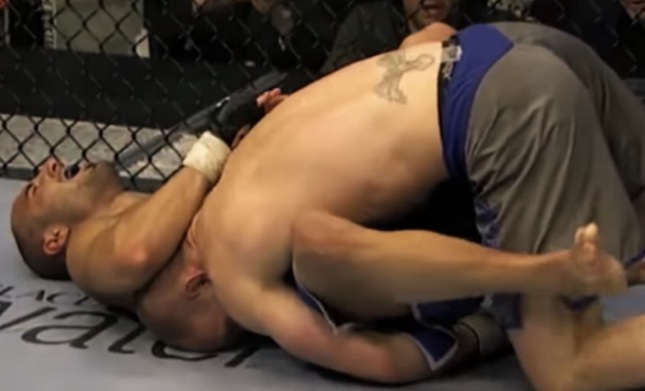 VIDEO Malo je MMA boraca koji su nokautirali sami sebe, ali ih ima, pogledajte