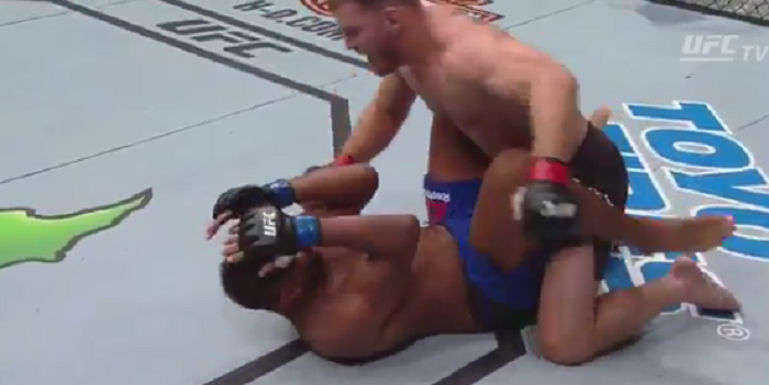 VIDEO Miočić impresivnom pobjedom obranio UFC-ov pojas prvaka teške kategorije
