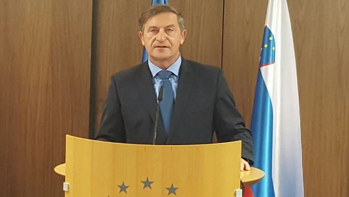 Erjavec sada tvrdi da nije rekao da će sabotirati turističku sezonu, hrvatski novinari izmislili