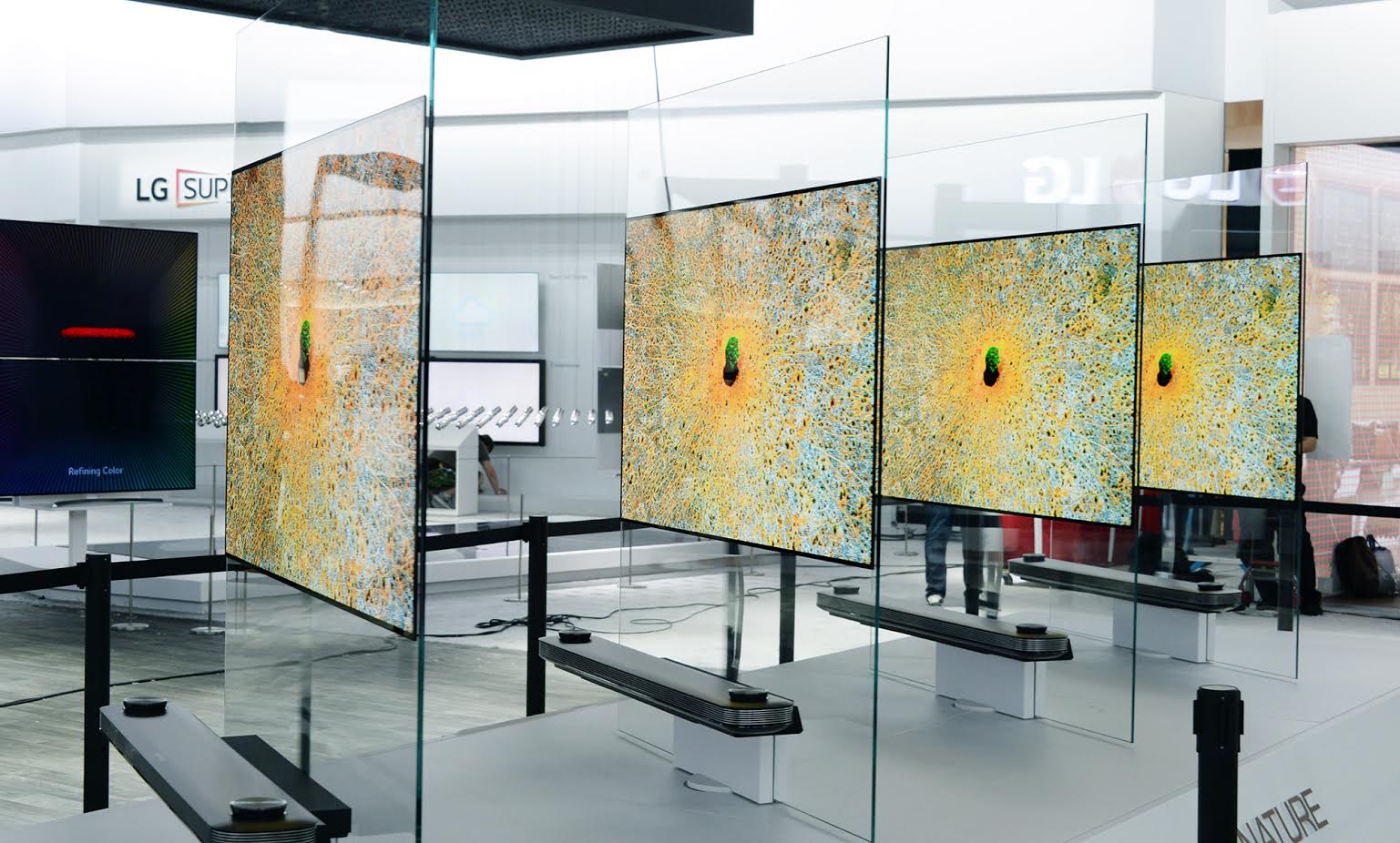 FOTO Nova dimenzija dizajna televizora: LG  SIGNATURE OLED TV W