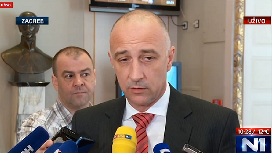 Opća politička mobilizacija, Agrokor nas veže i spaja: Vrdoljak se stavio na raspolaganje Plenkoviću