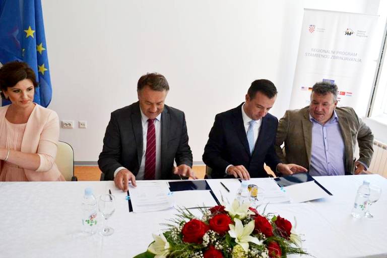 Svečana primopredaja Doma za starije i nemoćne osobe u Glini