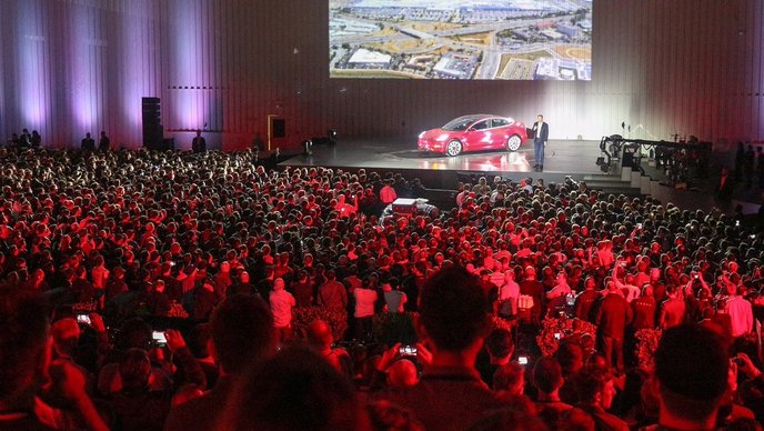 Tesla: Model 3 ima već više od pola milijuna rezervacija