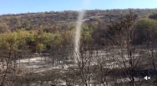 VIDEO Pogledajte rijetko viđen fenomen, pijavica na požarištu