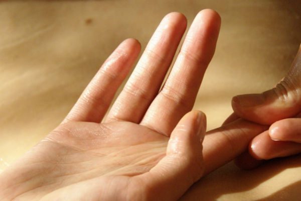 masaža nožnih prstiju od bolova u zglobovima)