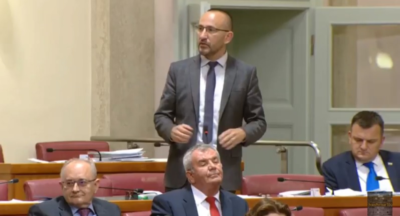 VIDEO Žestokom protivniku Istanbulske konvencije Zekanoviću, koji je tražio i da se u Saboru govori hrvatski, Jandroković zabranio govoriti