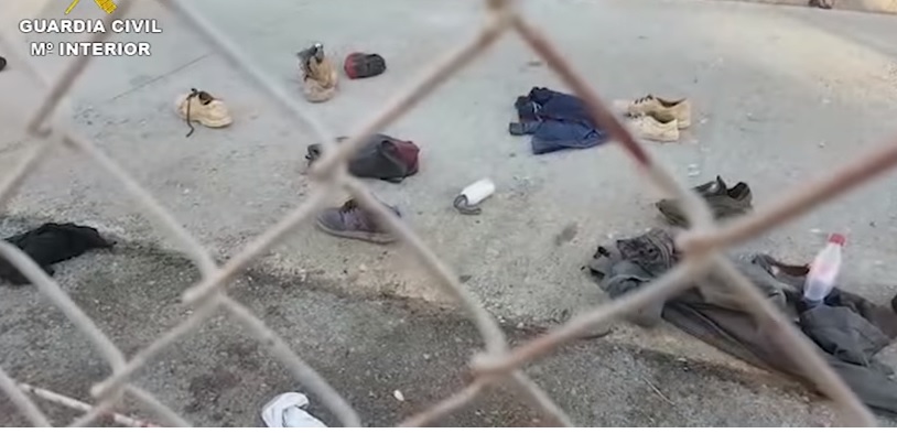 VIDEO Više od sedamsto migranata naoružanih štapovima i bacačima plamena domaće izrade napalo španjolske graničare