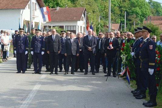 Struga Banska: Sjećanje na poginule mještane i heroje Milu Blaževića Čađu i Željka Filipovića