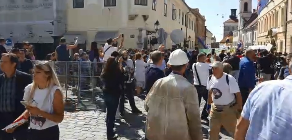 VIDEO Oko 1000 brodograditelja stiglo u Zagreb na prosvjed i sastanak s Plenkovićem, koji je rekao da bi mogle do kraja tjedna biti osigurane dvije plaće