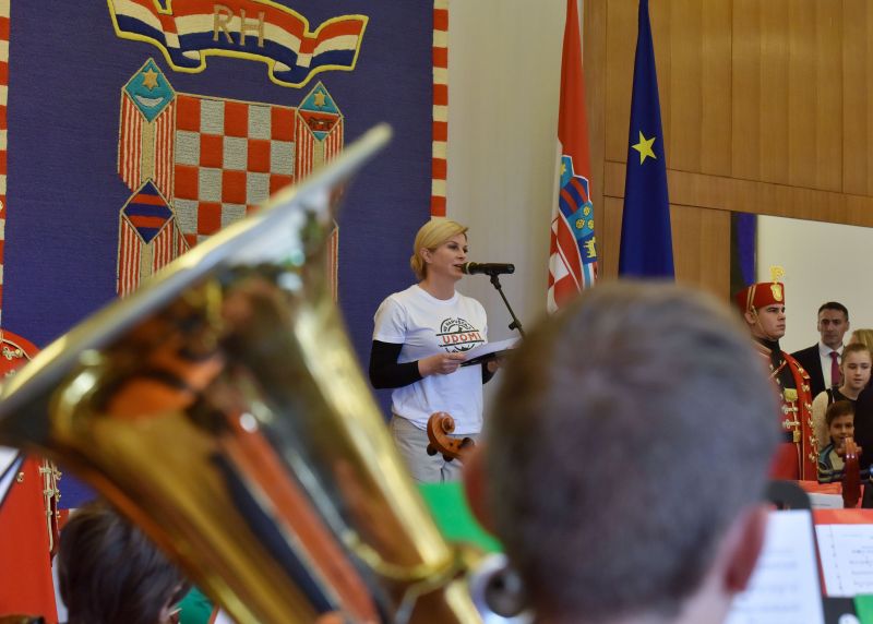 U povodu Dana zaštite životinja Predsjednica RH: „Udomi, ne kupuj! Evo što će biti s Kikom na kraju mandata