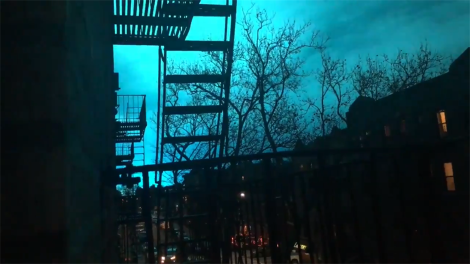 VIDEO Eksplozija transformatora elektrane u Queensu obasjala noćno nebo New Yorka plavom bojom