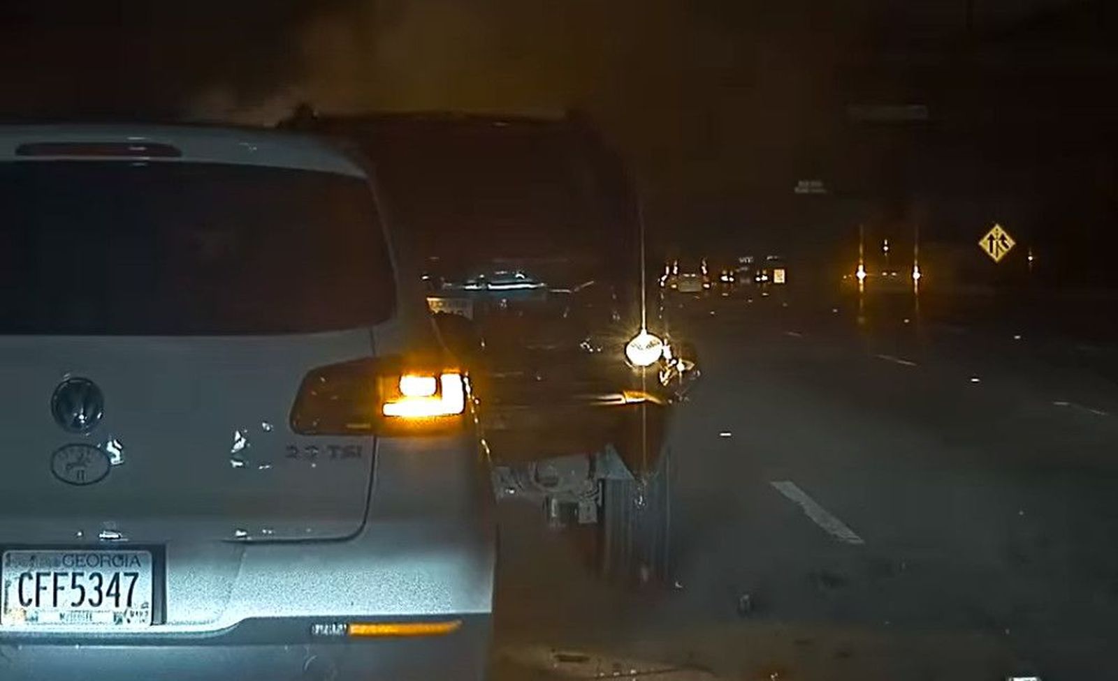 VIDEO Računalo aktiviralo kočnicu: Pogledajte kako je Teslin automobil izbjegao sudar