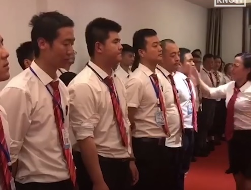 VIDEO Je li ovo tajna uspjeha kineskih poslova: Pogledajte kako šefica kažnjava kad ne radite dobro