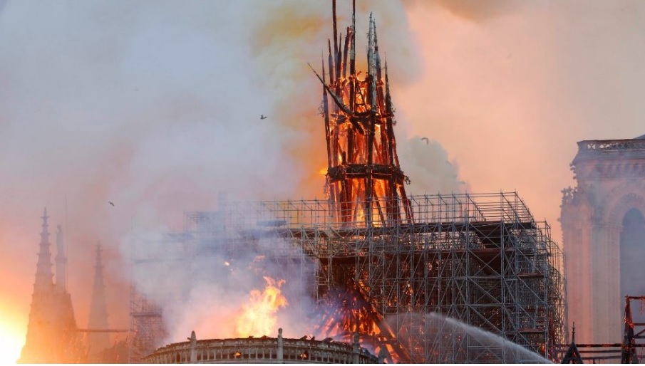 FOTO Vlč. Marino Ninčević svjedočio požaru u katedrali Notre-Dame, snimio posljednje fotografije prije buktinje