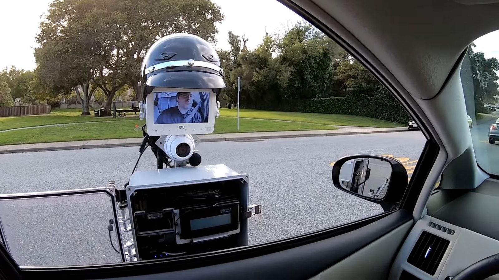 VIDEO Pogledajte kako izgleda kad vas zaustavi “robocop”