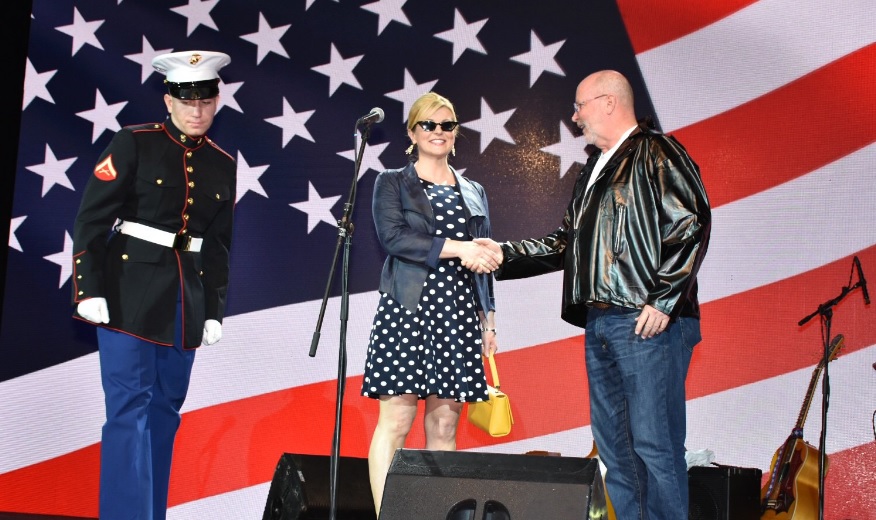 FOTO Kolinda Grabar Kitarović na američkoj proslavi u stilu California Dreamin, ali iz 1950-ih