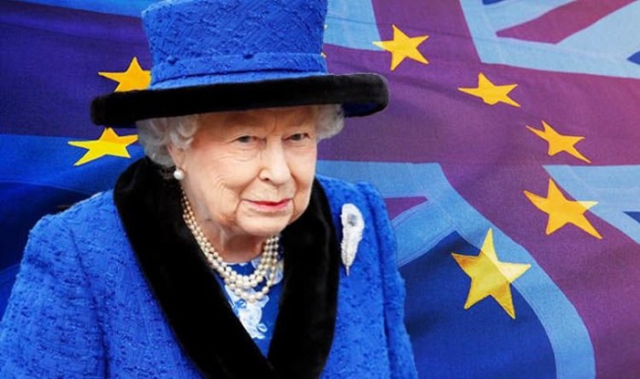 Kraljica Elizabeth II. je pečatom monarha pečatirala Zakon o Brexitu. Parlament prestaje s radom do 14. 10.