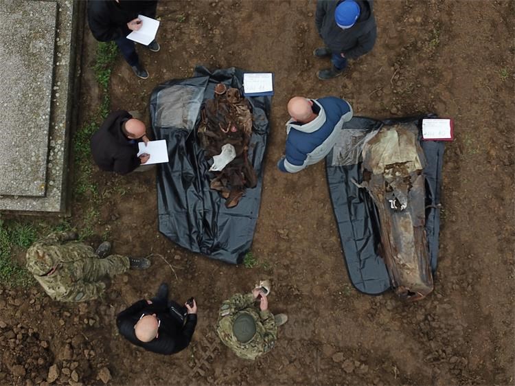 FOTO U Negoslavcima iskopani posmrtni ostaci, preliminarni nalazi pokazuju da su iz Domovinskog rata