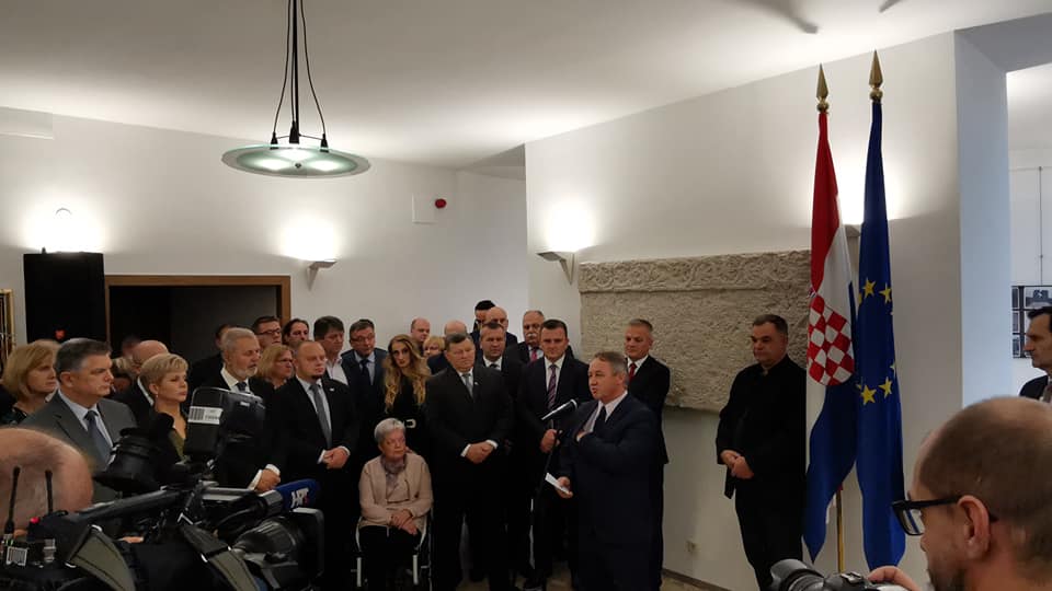 VIDEO Culej otvorio izložbu u Saboru: Hrvatska je neviđeni primjer kada se junak pretvara u zločinca, a zločinac u junaka