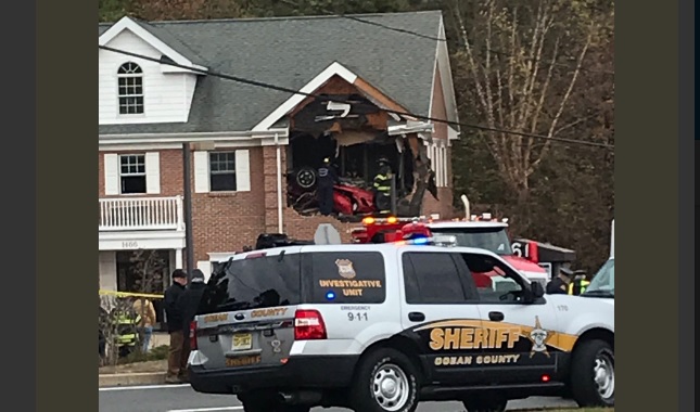 VIDEO, FOTO Porscheom uletio na drugi kat kuće, morat će je srušiti do kraja….