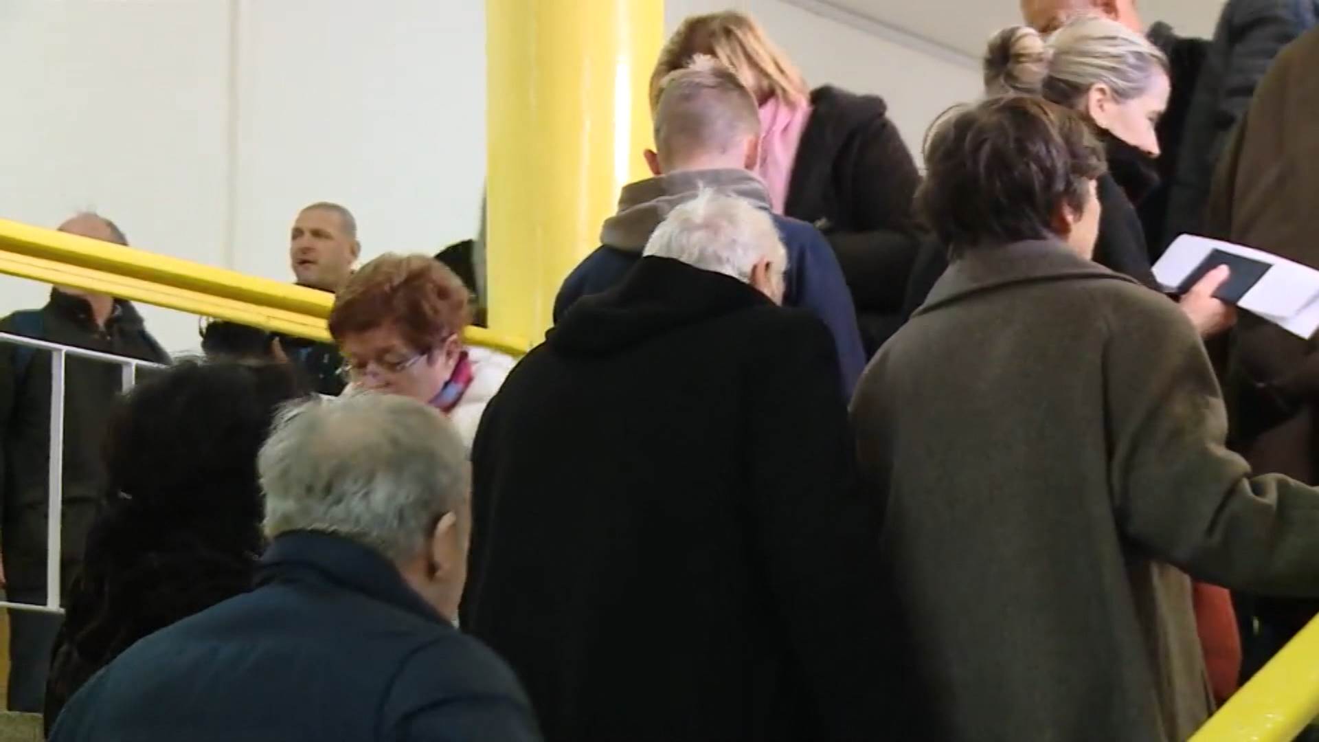 VIDEO Opća mobilizacija u Mostaru, birači organizirano stižu, velike su gužve