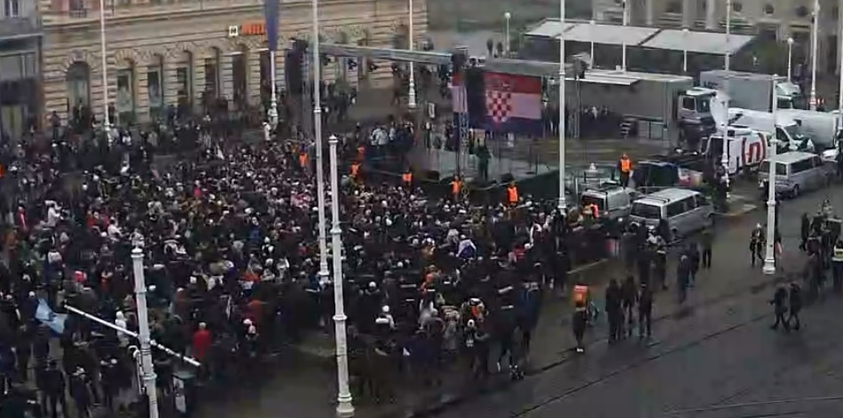 Doček rukometaša na Trgu bana Jelačića, Červar: Čovjek bi na kraju htio sve. Ne dobiješ uvijek sve što hoćeš