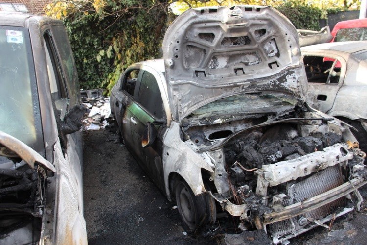 Policija pronašla piromana na biciklu: Zapalio 22 automobila u Zagrebu