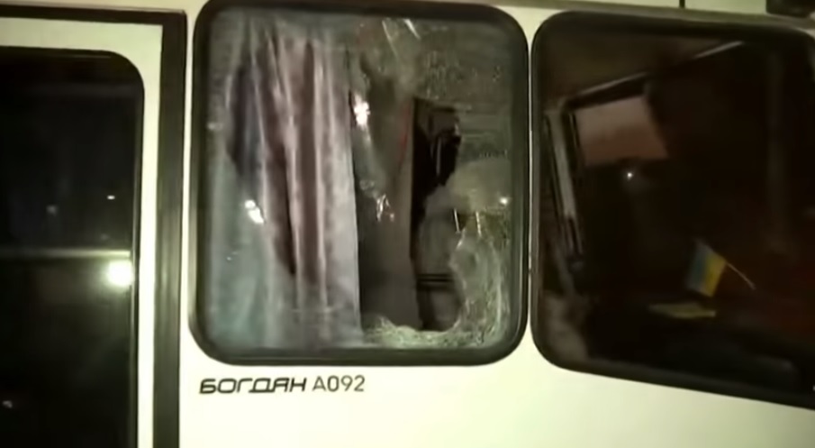 VIDEO Seljačka buna: U Ukrajini napali konvoj evakuiranih iz Kine zbog korona virusa