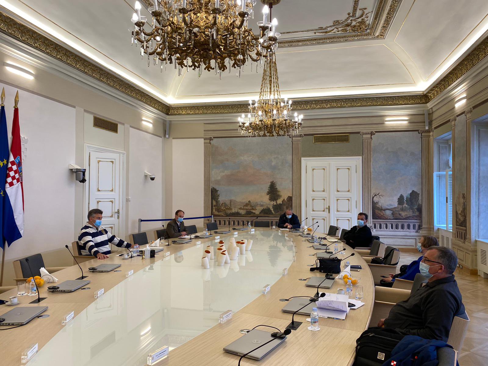 Plenković nakon sastanka o mjerama protiv korone i vandalizmu u KB Dubrava, Stožer se vraća pressicama