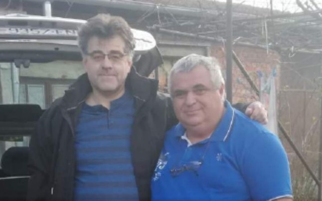 Potres mu je smrskao auto, a onda se dogodilo čudo: Stojim ispred kuće i razgovaram sa susjedom. Dolazi čovjek, pruža ruku i stavlja na moj dlan ključ…
