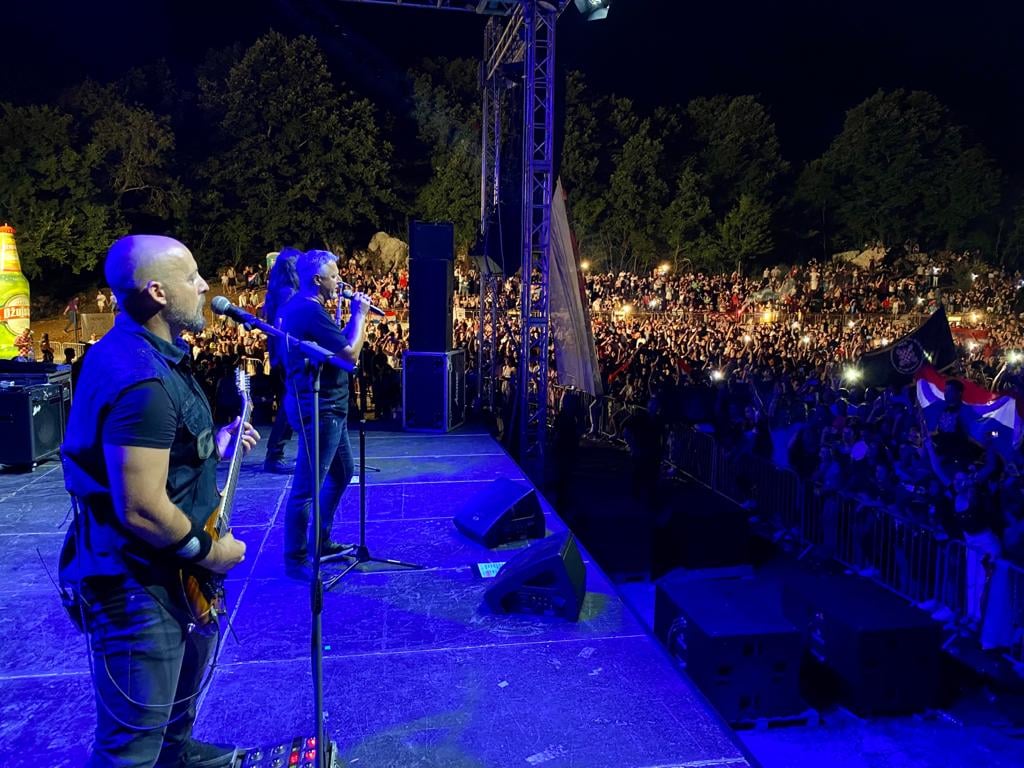 FOTO Zlatna hrvatska olimpijka Matea Jelić slavi na Thompsonovom koncertu