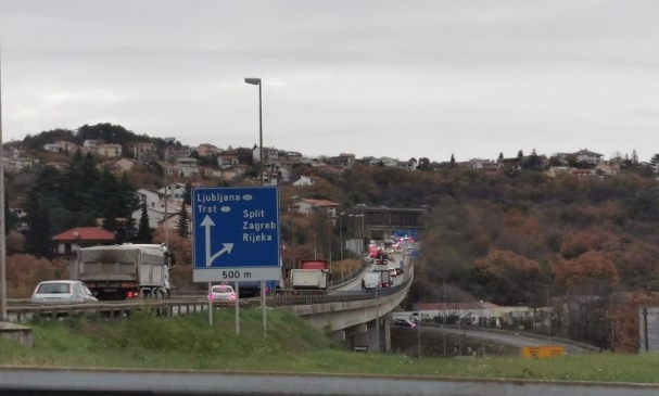 Zbog prometne nesreće zatvorena autocesta A7 kod Matulja