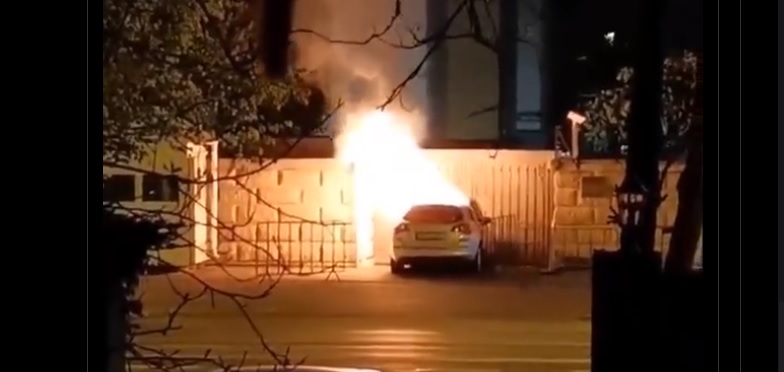 VIDEO Automobilom punim eksploziva zabio se u rusko veleposlanstvo u Rumunjskoj