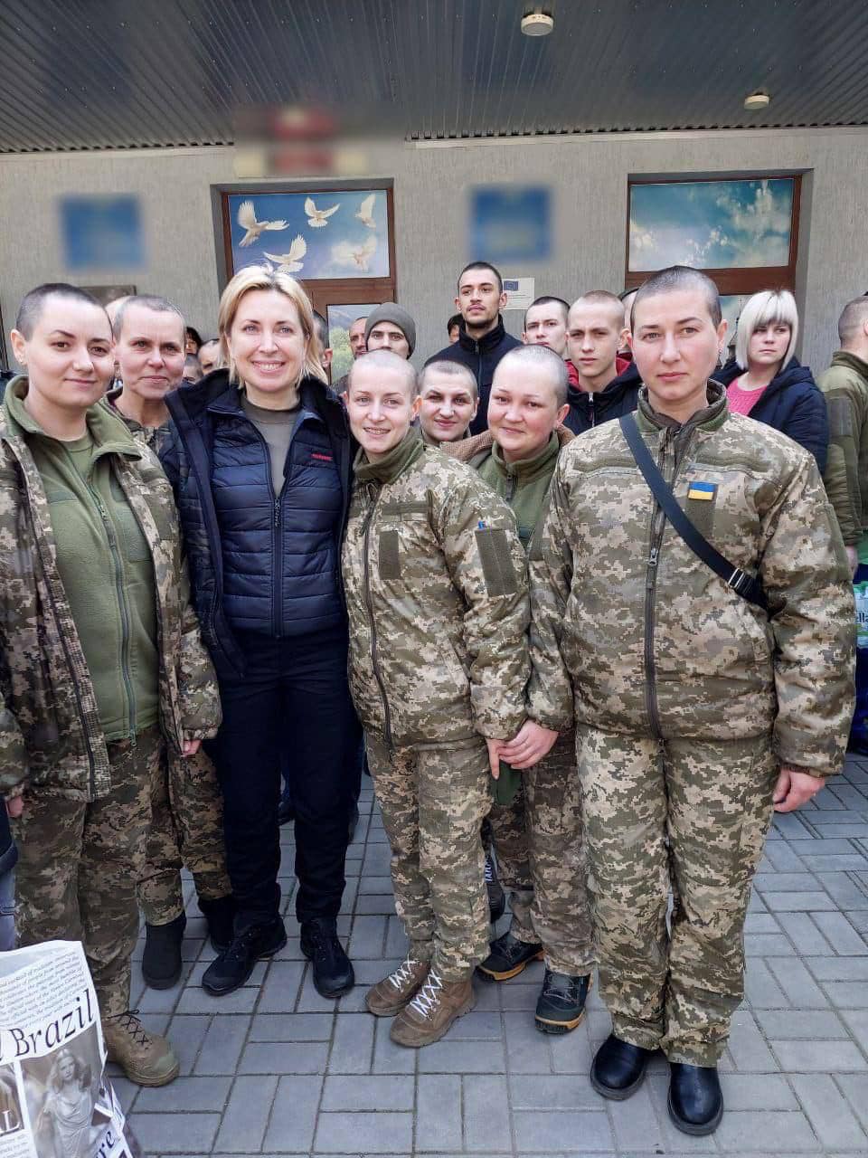 Rusi 15 zarobljenih Ukrajinki vratili – ošišane na ćelavo