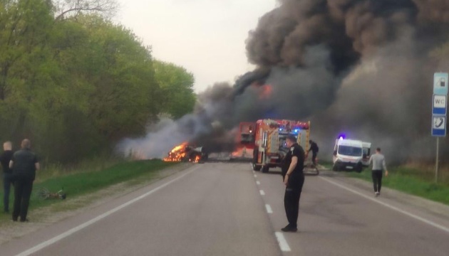 Pakao na cesti u Ukrajini: U sudaru eksplodirala cisterna, 27 mrtvih