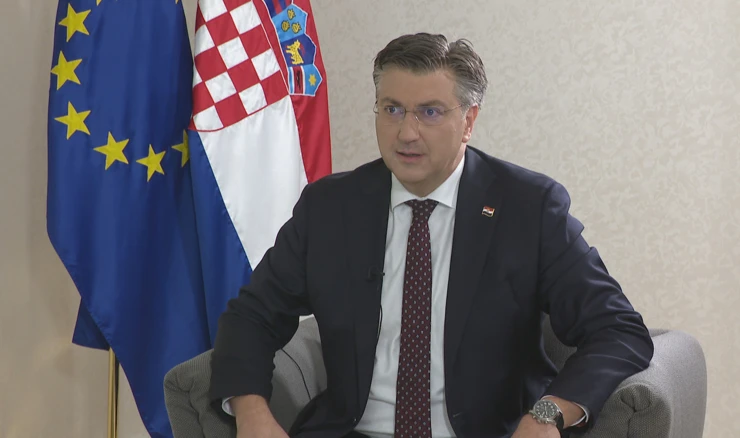 VIDEO Plenković poručio ljudima “da se stisnu” zbog poskupljenja; Progovorio i o izvanrednim parlamentarnim izborima; Ne zna što će Milanović reći u Madridu