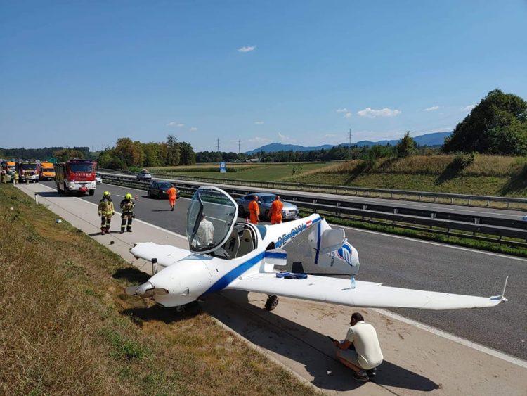 VIDEO Slovenija: Manji zrakoplov prisilno sletio na prometnu autocestu, trebalo je znanja i sreće