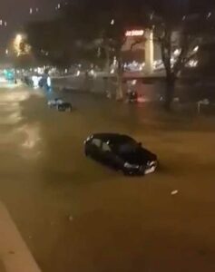 VIDEO Strava u potopu u Rijeci, poginula jedna osoba, bujica ju odnijela pod kotače automobila