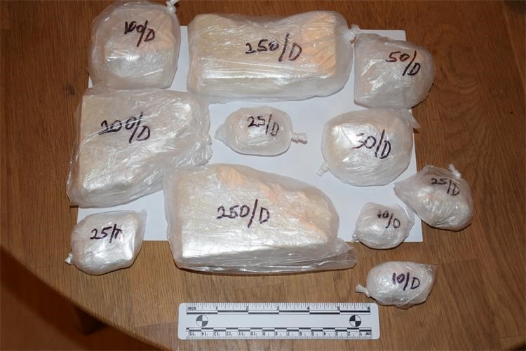 Srbijanac i državljanka BiH u Mlinovima imali oko 4 kg kokaina, 0,5 kg heroina, ali i više od 30 kg punila za povećanje mase droge