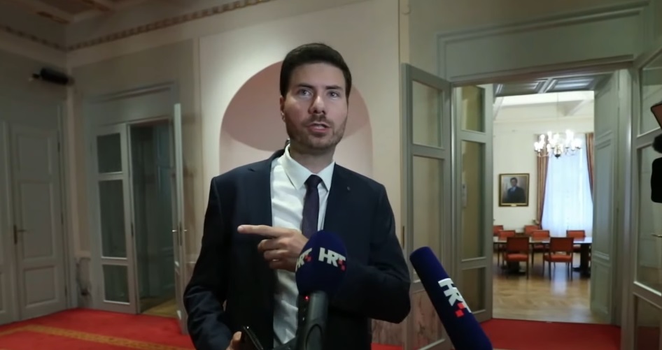 Pernar objavio da je na putu do Zambije ‘zaglavio u imigracijskom‘ pa poručio: ‘Sve je u redu, samo trolam…‘
