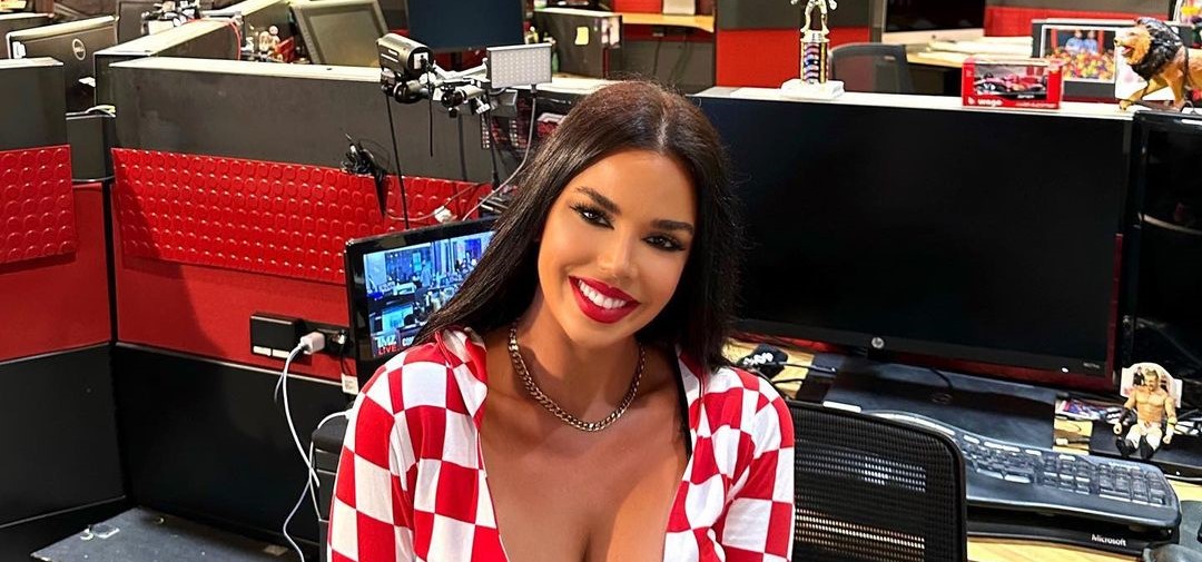 Knoll opet nosi seksi, kockasti dres, ali razlog ovaj put nije utakmica, već nešto sasvim drugo!