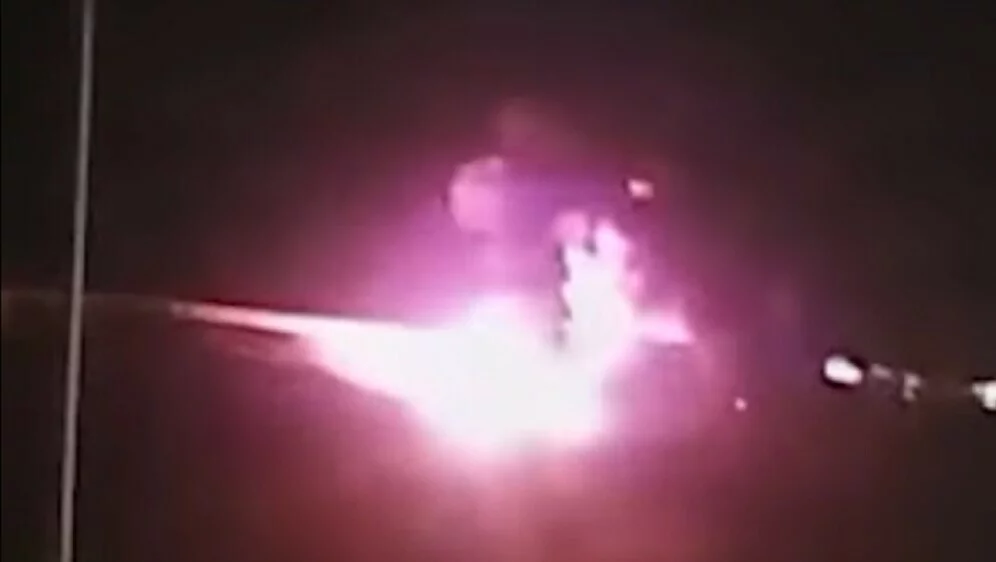VIDEO Zastrašujući prizori: Objavljena snimka trenutka sudara vlakova u Grčkoj; U Ateni prosvjedi