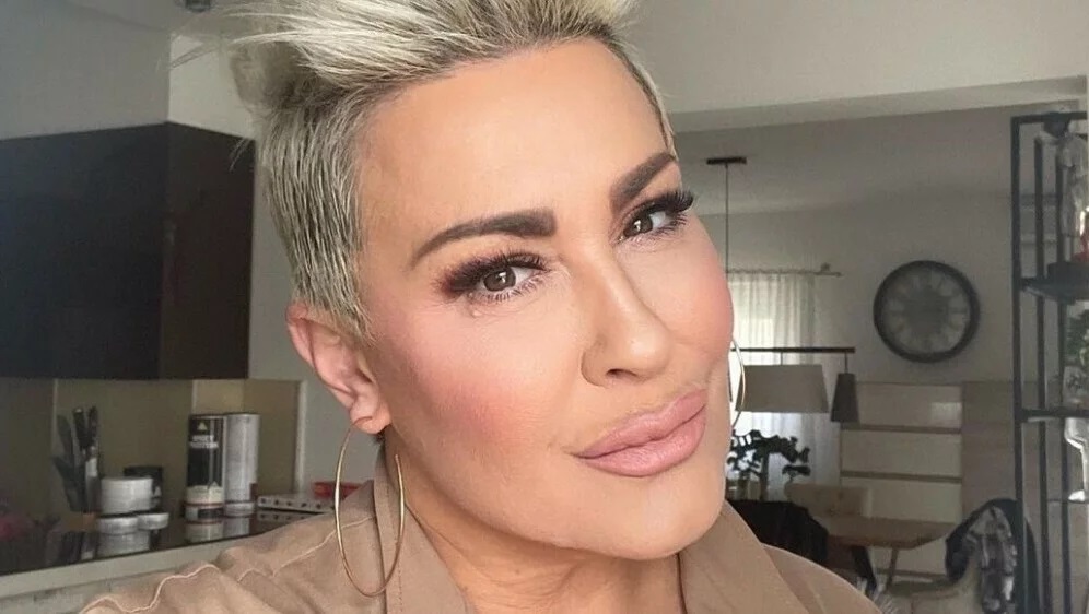 Indira objavila selfie iz svog doma pa se pohvalila što je sve pripremila za Uskrs: “Jel stižete sve?!”