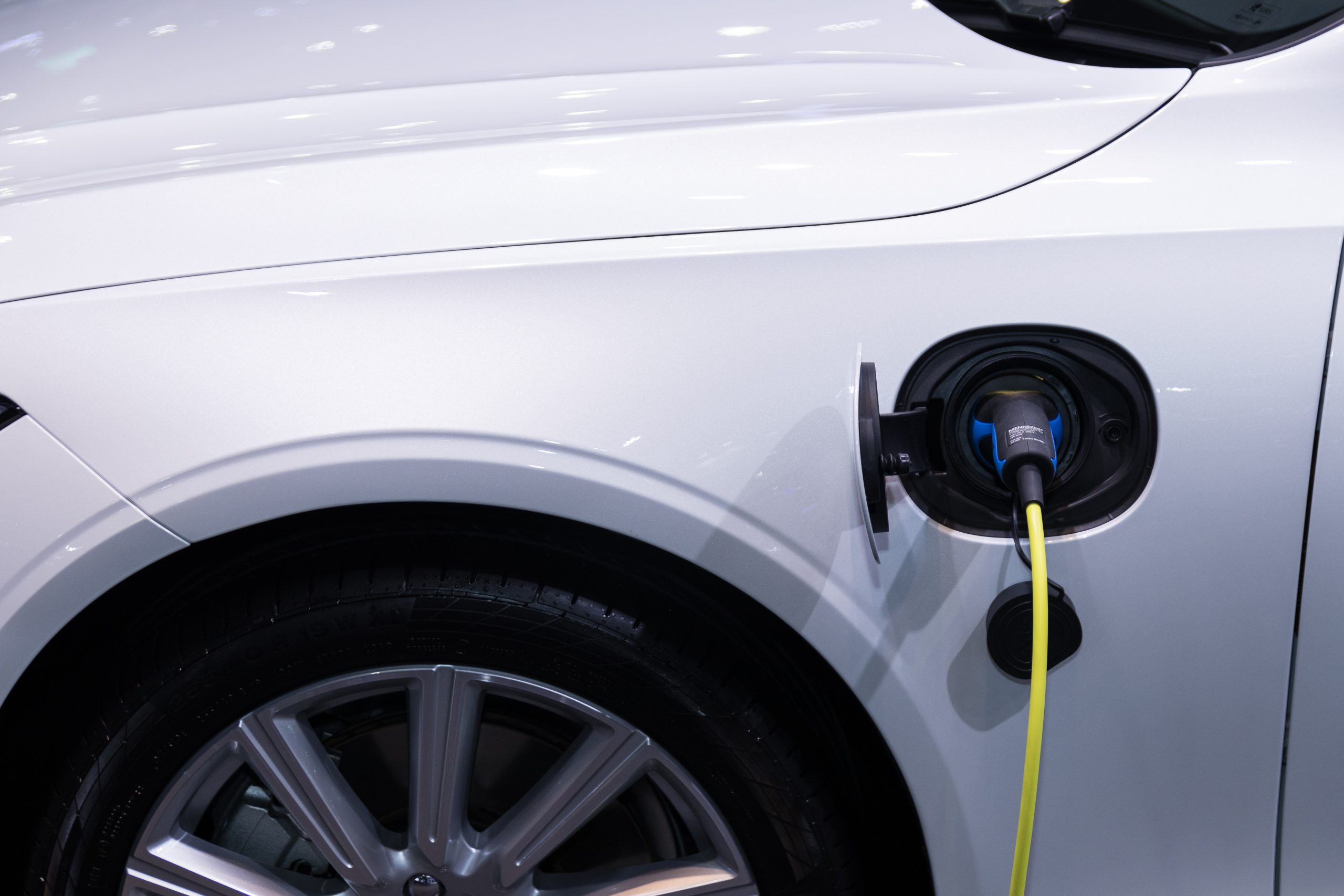 Ova država želi da im vozači dodatno plaćaju ako voze električni automobil