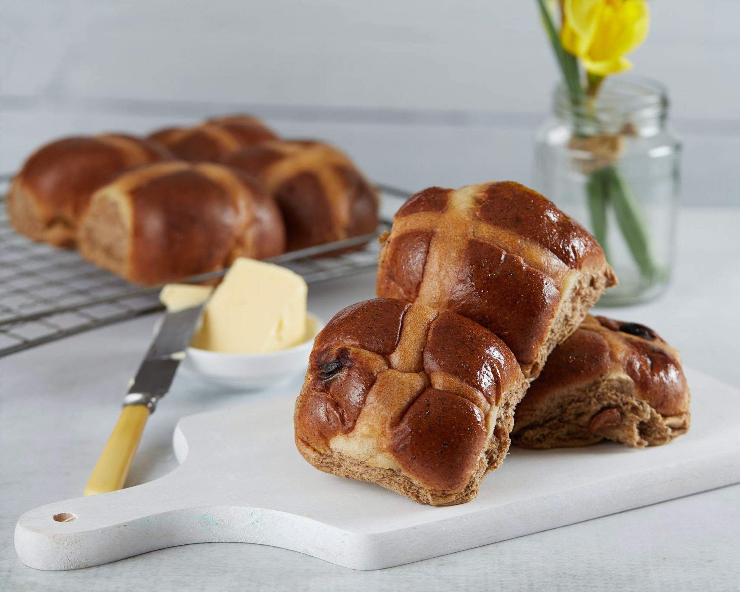 Recept: Hot Cross Buns – Topla uskrsna peciva