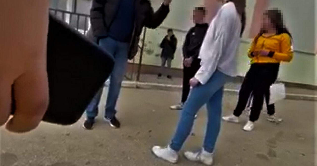 Otac u kafiću pretukao učenicu (16) jer mu je ispred škole napala kćer (15): ‘Uhvatio ju je za kosu, pala je na tlo…‘