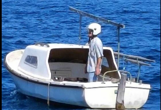 Čovjek s kacigom u brodici postao hit: “Po novom zakonu, ovo će biti obaveza”